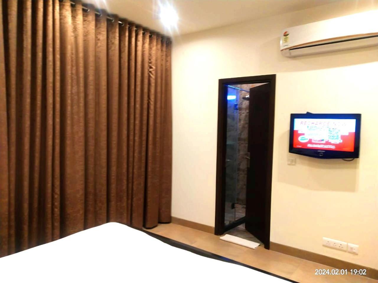 When In Gurgaon - Artemis Hospital 1 Min Walk, Fortis & Medanta 4 Mins Drive Exterior photo