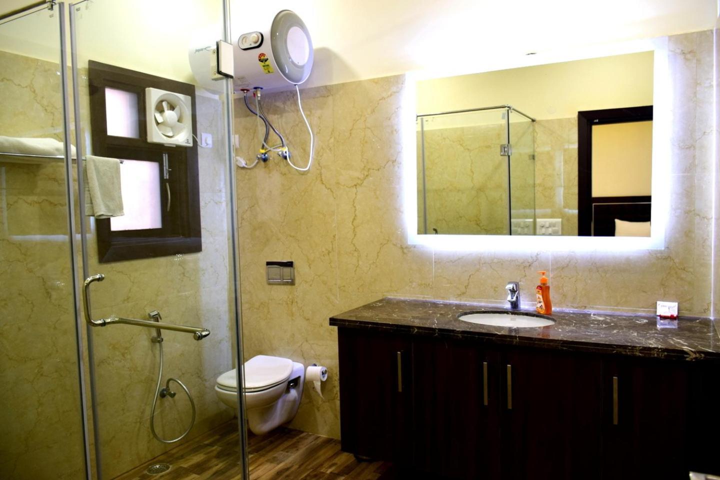 When In Gurgaon - Artemis Hospital 1 Min Walk, Fortis & Medanta 4 Mins Drive Exterior photo