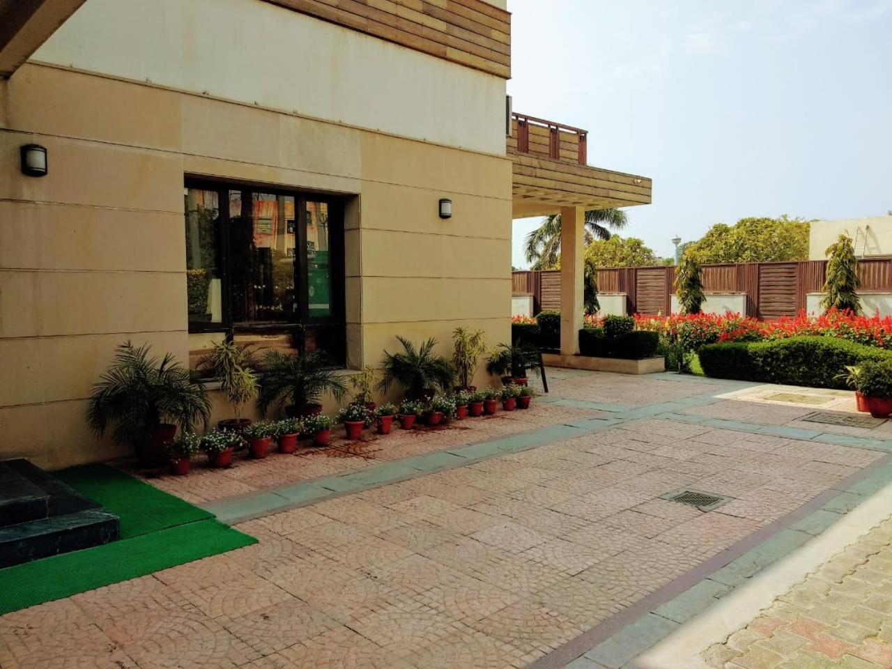 When In Gurgaon - Artemis Hospital 1 Min Walk, Fortis & Medanta 4 Mins Drive Exterior photo
