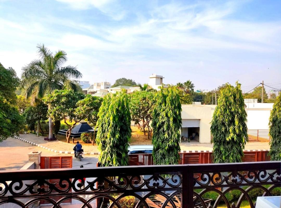 When In Gurgaon - Artemis Hospital 1 Min Walk, Fortis & Medanta 4 Mins Drive Exterior photo